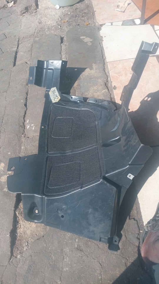 NEW BMW X5 F15 FRONT RIGHT REAR WHEEL HOUSING COVER 7333524 51717333524OEM - Private Seller NEW BMW X5 F15 FRONT RIGHT REAR WHEEL HOUSING COVER 7333524 51717333524OEM - Private Seller