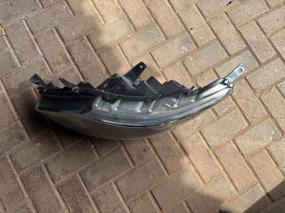 Nissan Qashqai J11 Headlight - Private Seller Nissan Qashqai J11 Headlight - Private Seller