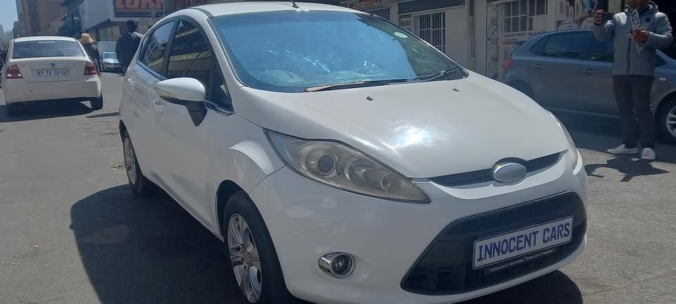 2009 FORD FIESTA 1.6, MANUAL, WHITE COLOUR, 95000KM