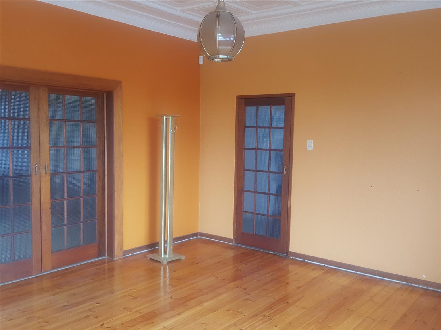 Immaculate 4 Bedroom house for Sale in Observatory