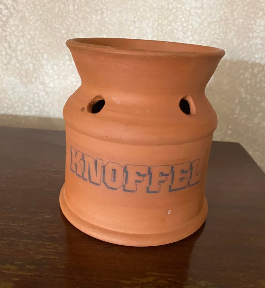 - Terracotta pottery garlic