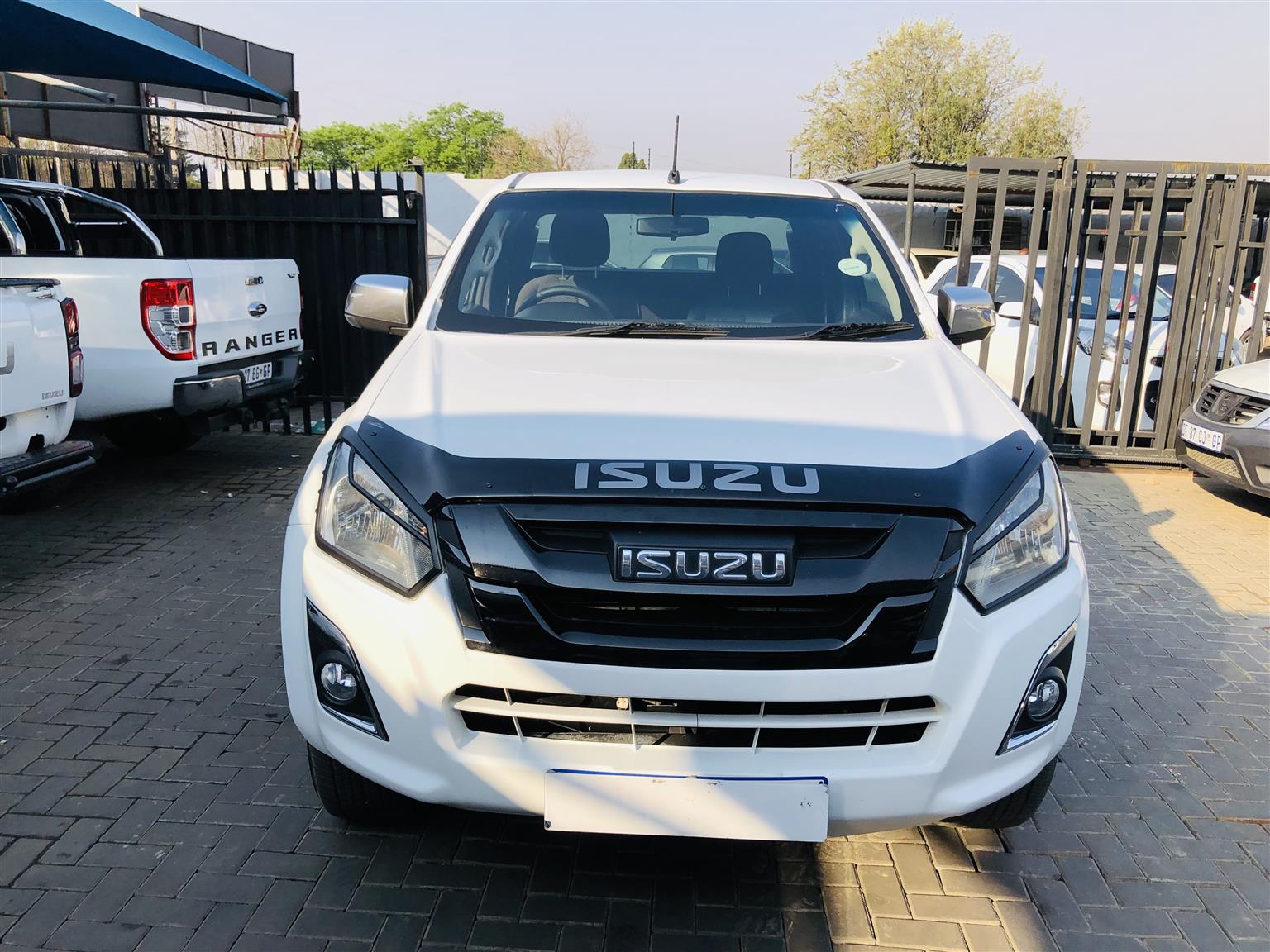 Used 2016 Isuzu KB 250D-Teq double cab Hi-Rider - Private Seller Used 2016 Isuzu KB 250D-Teq double cab Hi-Rider - Private Seller