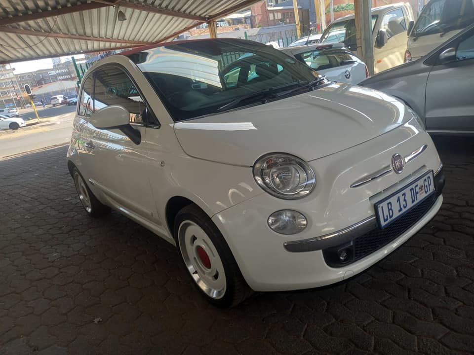 Fiat 500c 1.2 convertible Manual petrol 2015 White Service History Reverse sensor