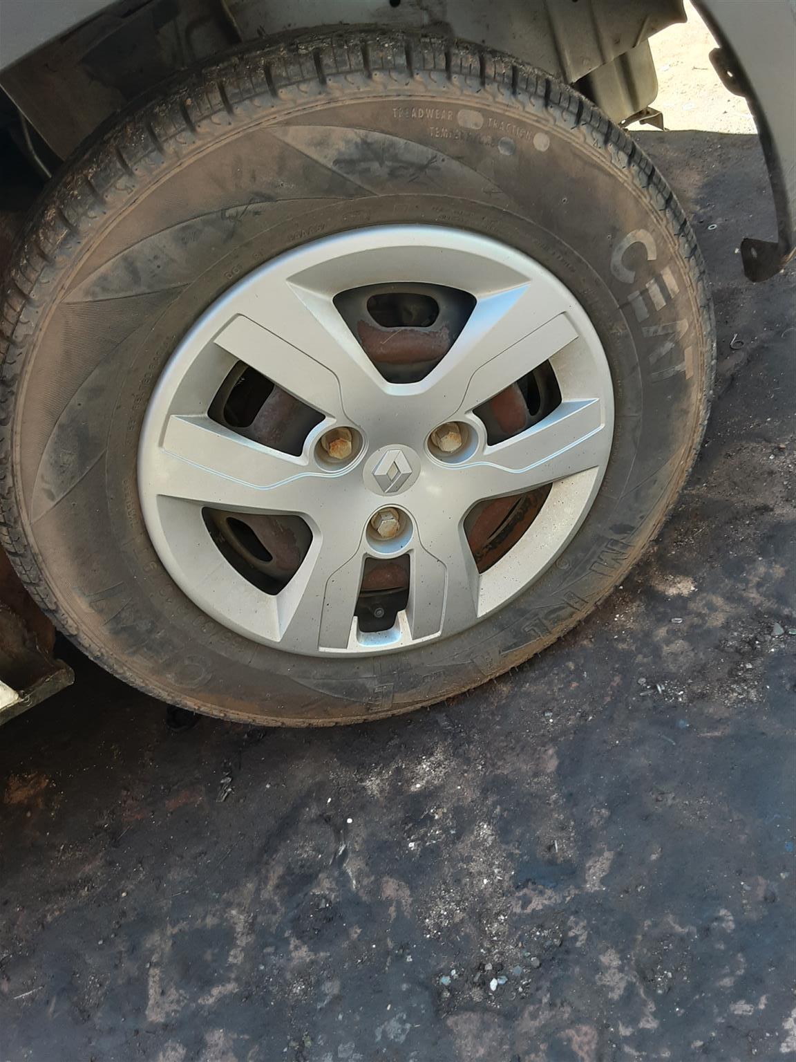 Stripping RENAULT KWID 2018 for SPARES - Private Seller