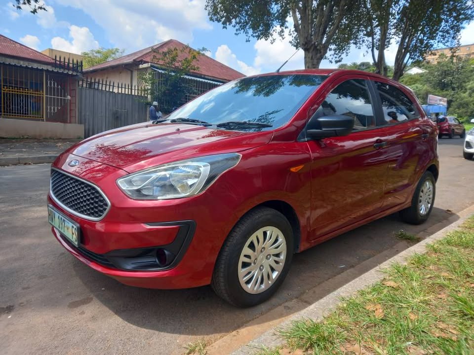 2021 Ford Figo Hatchback 1.5 Petrol, Manual, Maroon, 52000kms