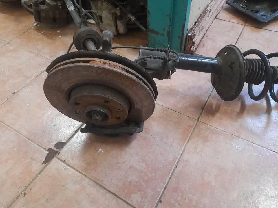 NISSAN NP200 HUB AND DRIVE SHAFT - Private Seller