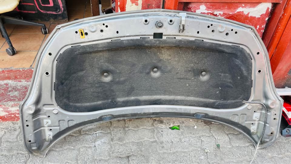 Opel Corsa E bonnet - Private Seller Opel Corsa E bonnet - Private Seller