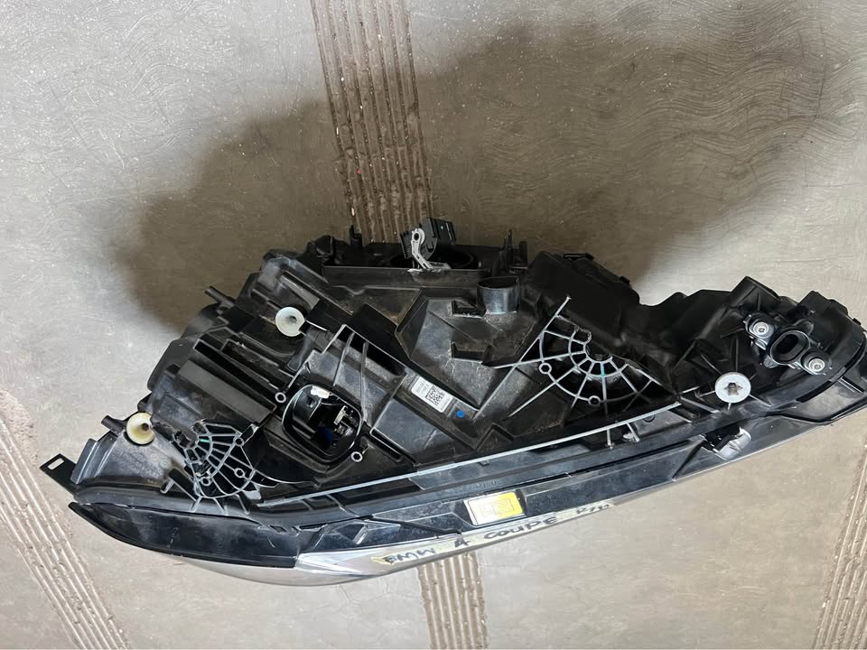 BMW 4 series G22/G26 headlights RHS - Private Seller BMW 4 series G22/G26 headlights RHS - Private Seller