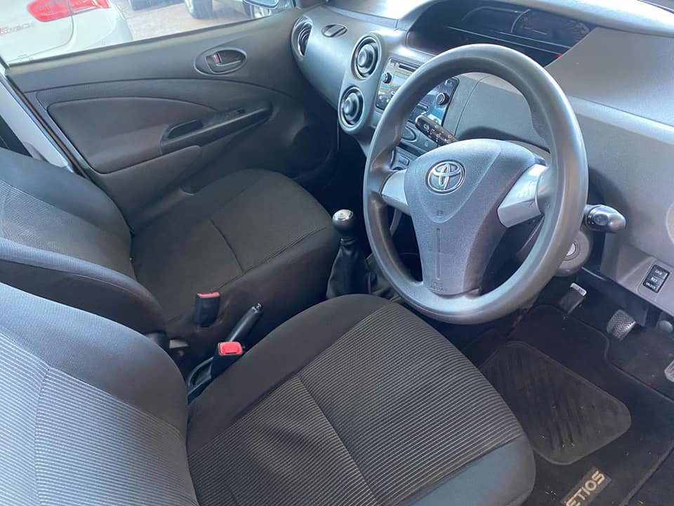2020 TOYOTA ETIOS 1.5 SPRINT HATCHBACK MANUAL