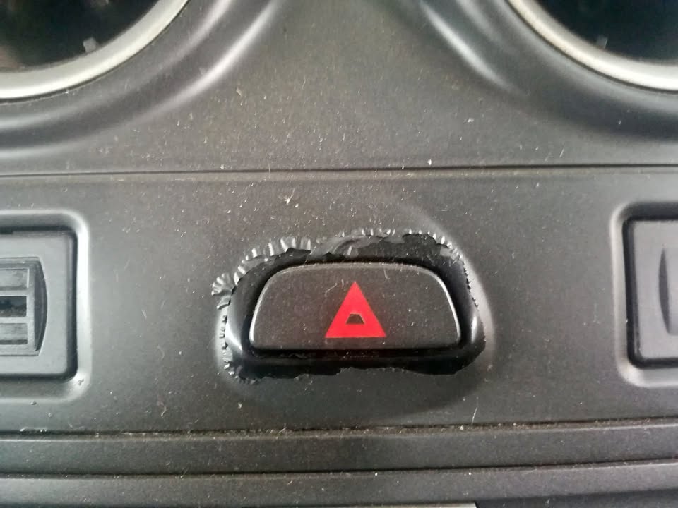 FORD FIESTA 1.6 TDCI HAZARD SWITCH - Private Seller FORD FIESTA 1.6 TDCI HAZARD SWITCH - Private Seller