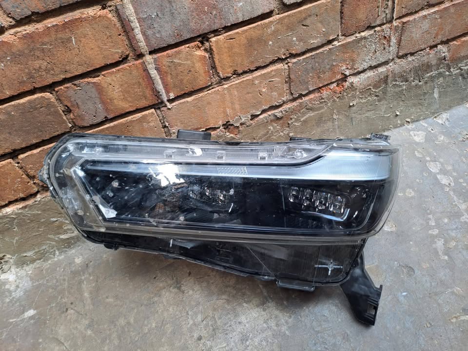 Toyota Hilux Legend 50 Leftside Headlight - Private Seller Toyota Hilux Legend 50 Leftside Headlight - Private Seller