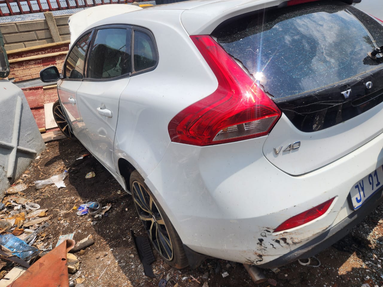 volvo V40 D3 automatic for stripping