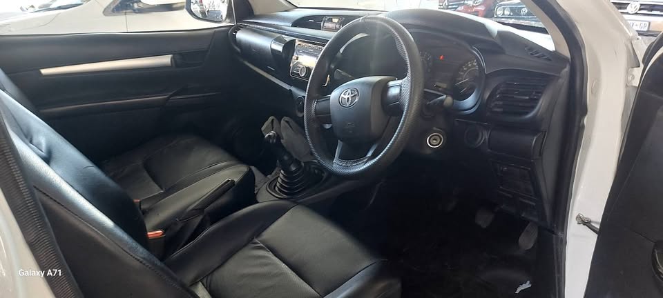 Toyota Hilux 2.0Gd vvti single cab Manual petrol