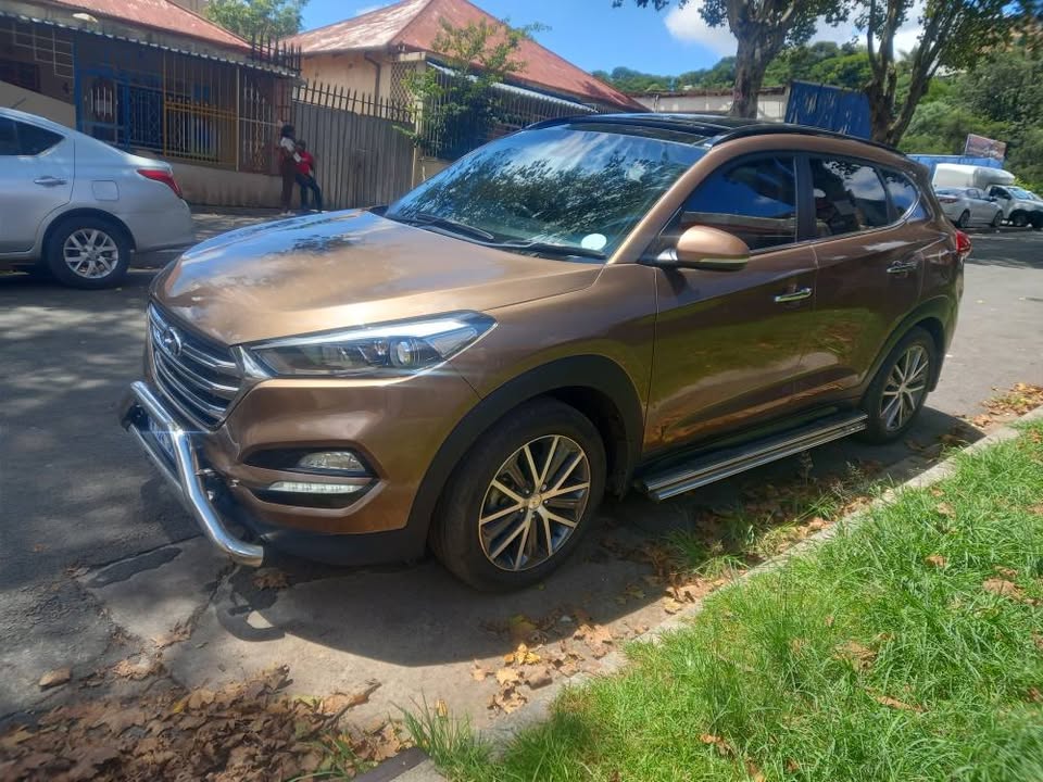 2016 Hyundai Tucson 2.0 Elite Petrol, Auto, Brown, 88000kms, Sunroof, Reverse Sensor/Camera