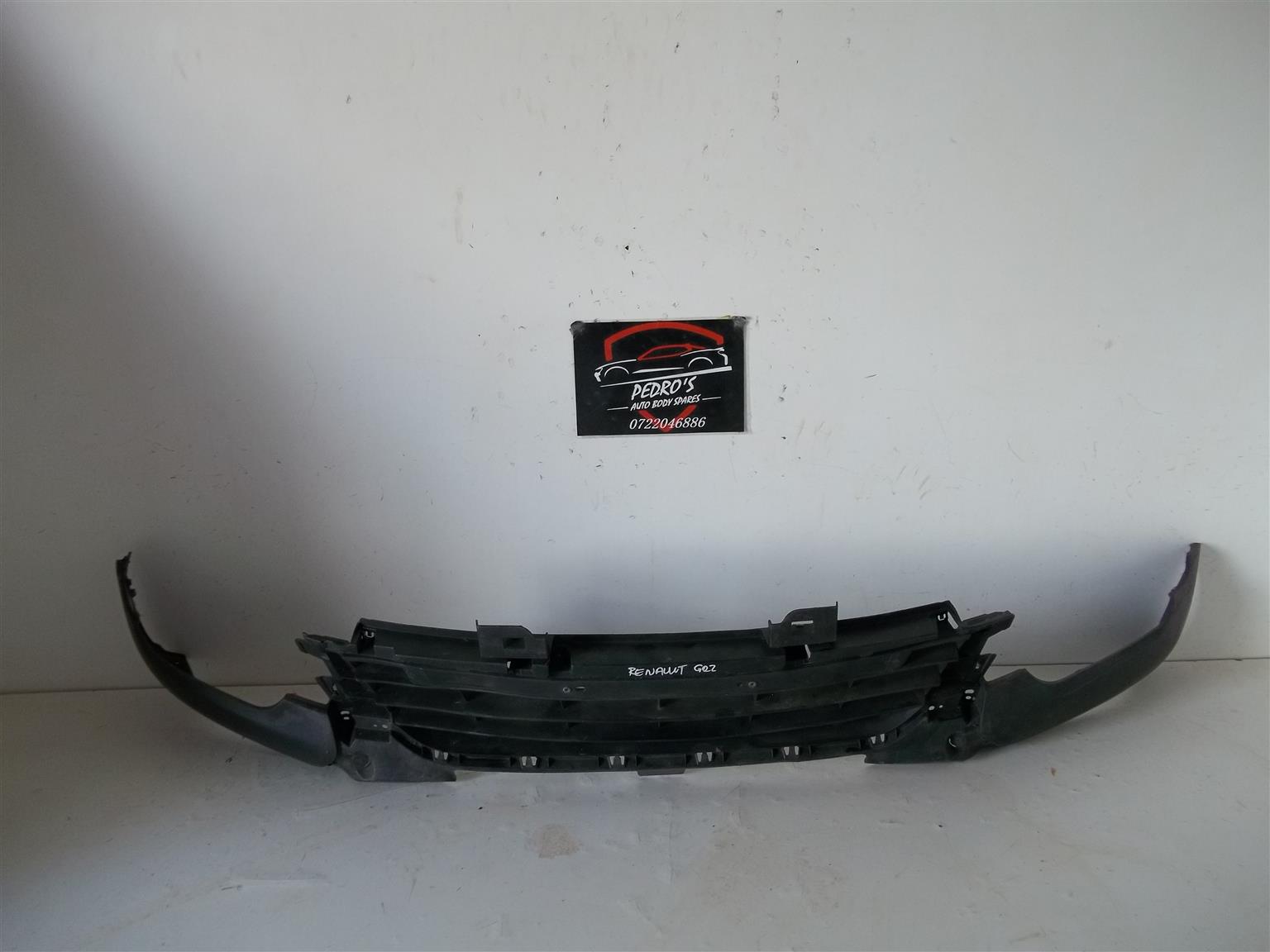 Renault Laguna II '01-'03 front grille - Private Seller Renault Laguna II '01-'03 front grille - Private Seller