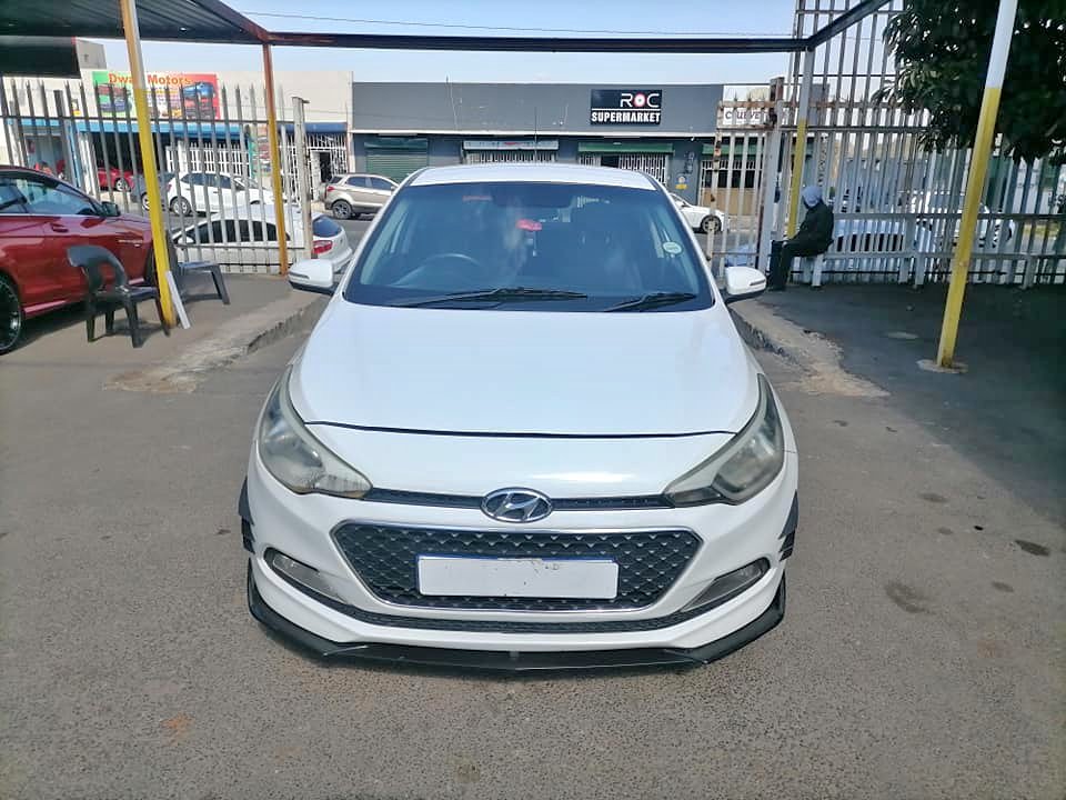 2016 Hyundai i20 1.4 Fluid with a leather interior Sport 2016 Hyundai i20 1.4 Fluid with a leather interior Sport