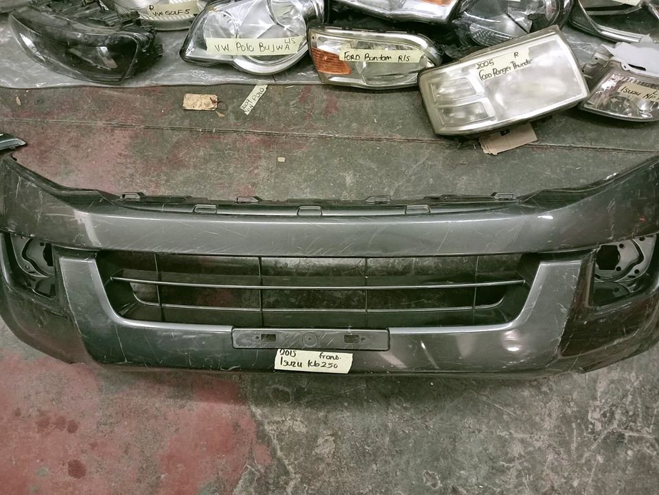 2015 ISUZU KB250 FRONT BUMPER - Private Seller 2015 ISUZU KB250 FRONT BUMPER - Private Seller
