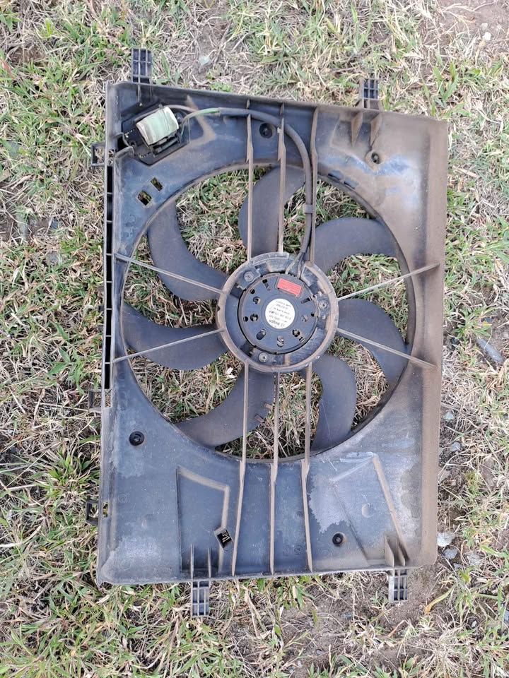 Chevrolet Cruze Radiator fan for sale - Private Seller