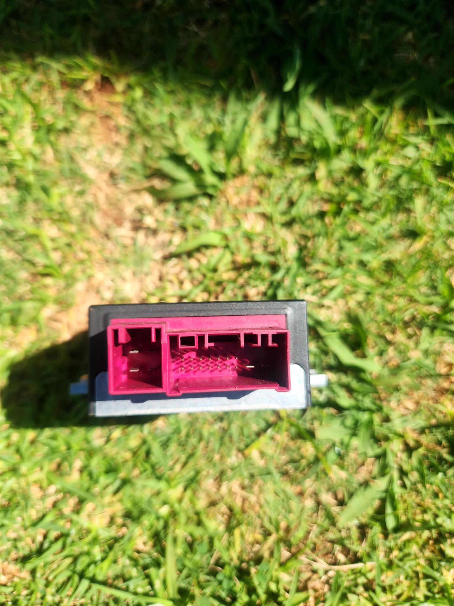 BMW E90 N52 FUEL PUMP CONTROL MODULE - Private Seller