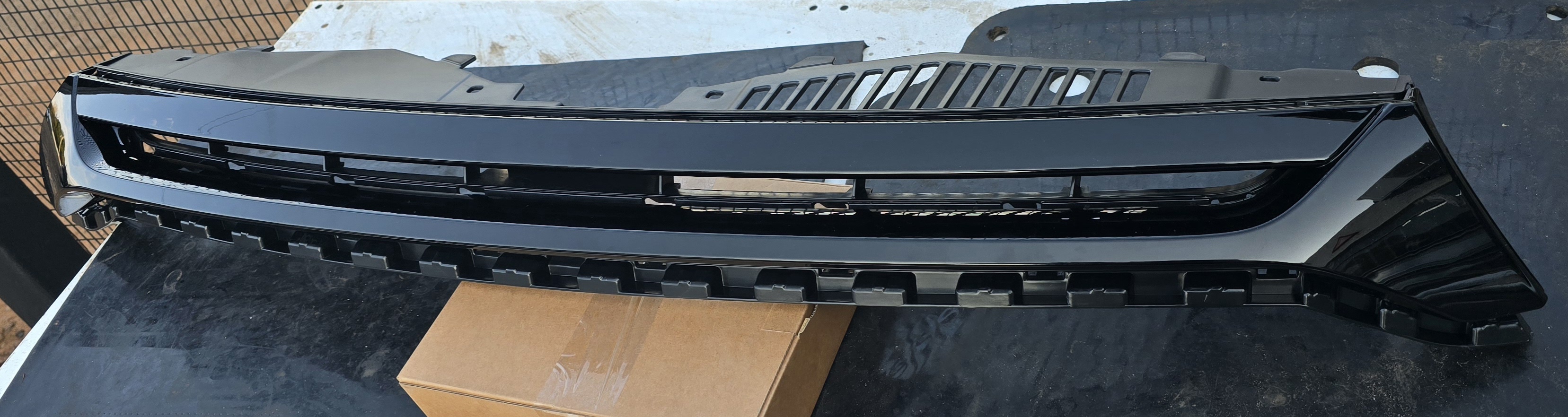 New stock arrivals  Vw scirocco R Radiator grill glossy black - Private Seller