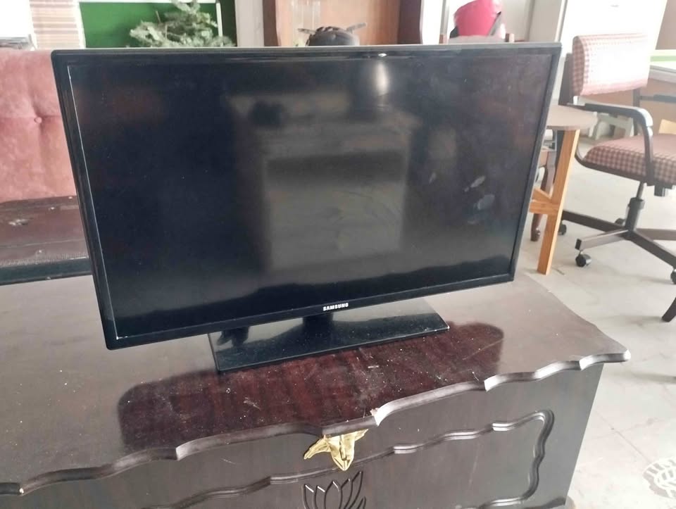 Samsumg 32 inch Tv Samsumg 32 inch Tv