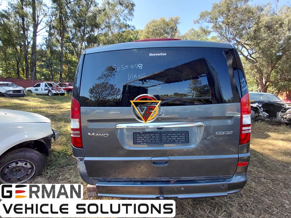 Mercedes Benz Viano now stripping for spares
