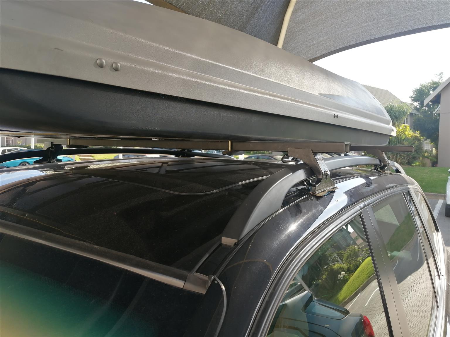 Thule Alpine 900 roof box Junk Mail