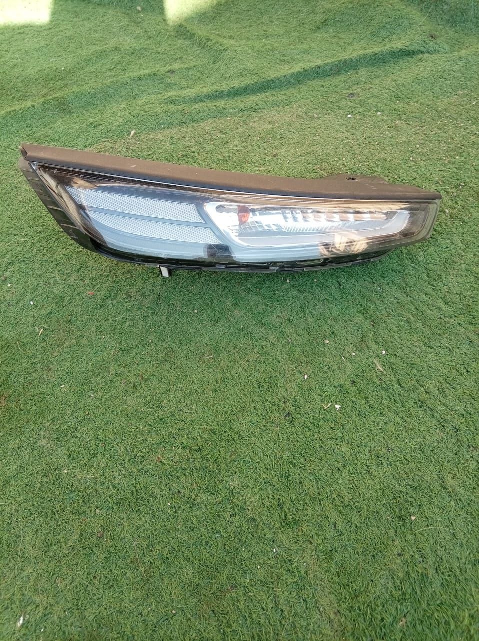 Hyundai Venue Headlight Left - Private Seller Hyundai Venue Headlight Left - Private Seller