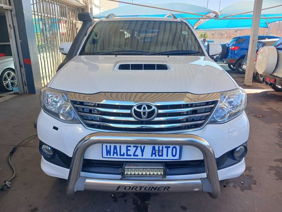 2013 TOYOTA FORTUNER 3.0 D4D 4X4 Transmission: Automatic Mileage: Fueltype: Diesel White