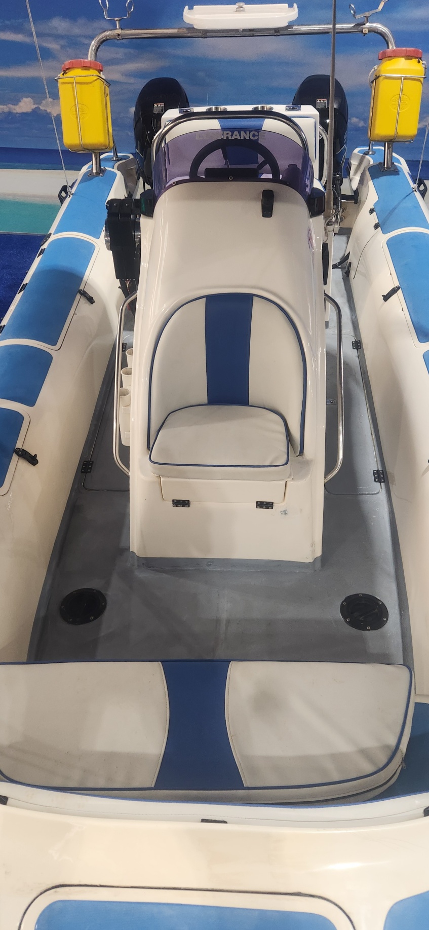 UNIQUE 575 RTB ON TRAILER 2 X 50 HP SUZUKI 4 STROKES