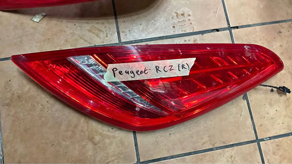 Peugeot RCZ taillight - Private Seller Peugeot RCZ taillight - Private Seller