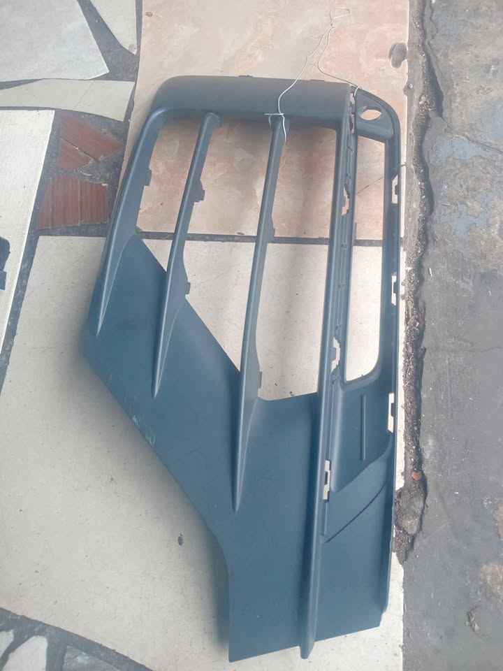 AUDI Q2 - DEFLECTOR BOTTOM SIDE BUMPER FRONT LEFT 81A807681G - Private Seller AUDI Q2 - DEFLECTOR BOTTOM SIDE BUMPER FRONT LEFT 81A807681G - Private Seller