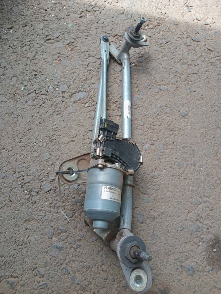 2016 Chevrolet utility bakkie wiper motor with Meg for sale WhatsApp or cell - Private Seller