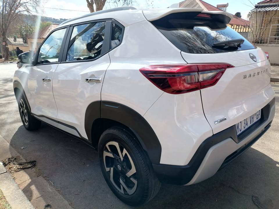 2024 NISSAN MAGNITE 1.0 T MANUAL TRANSMISSION IN EXCELLENT CONDITION WITH REVERSE CAMERA AND SENSORS