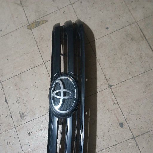 Toyota hilux gd6 grill - Private Seller Toyota hilux gd6 grill - Private Seller