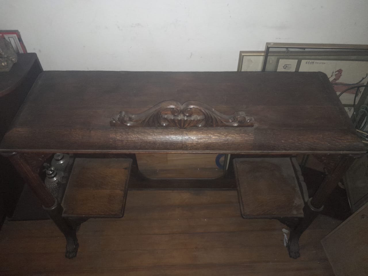 Various vintage antique, vintage, and art deco pieces.