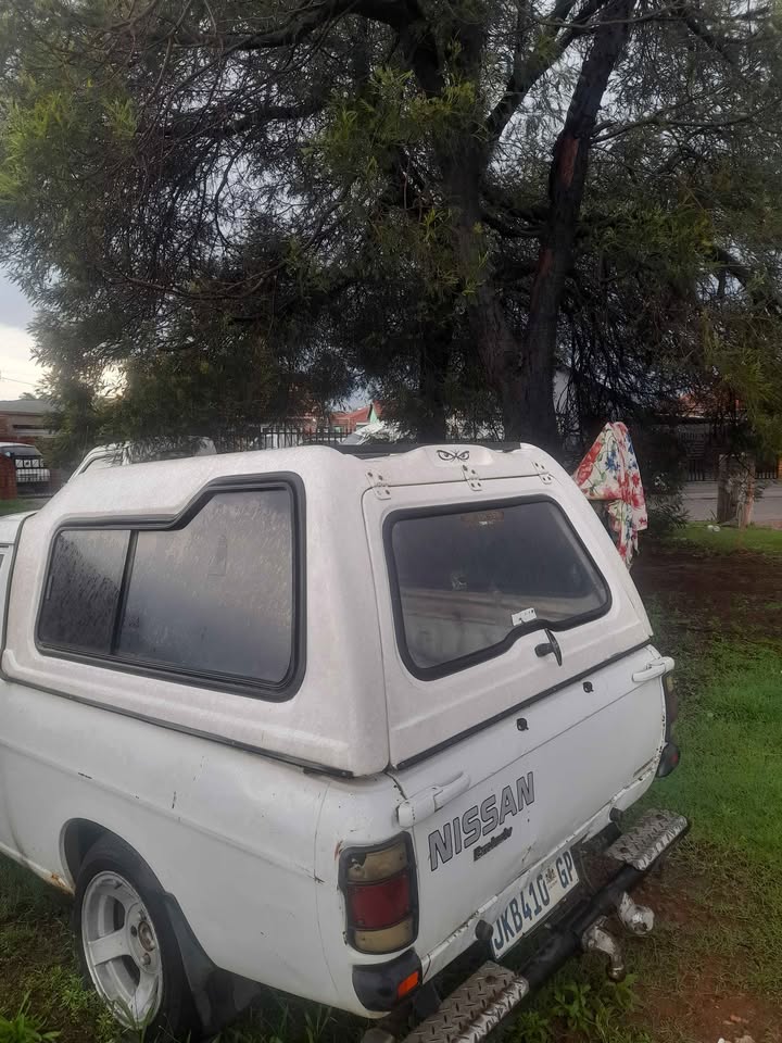 Nissan 1400 canopy - Private Seller