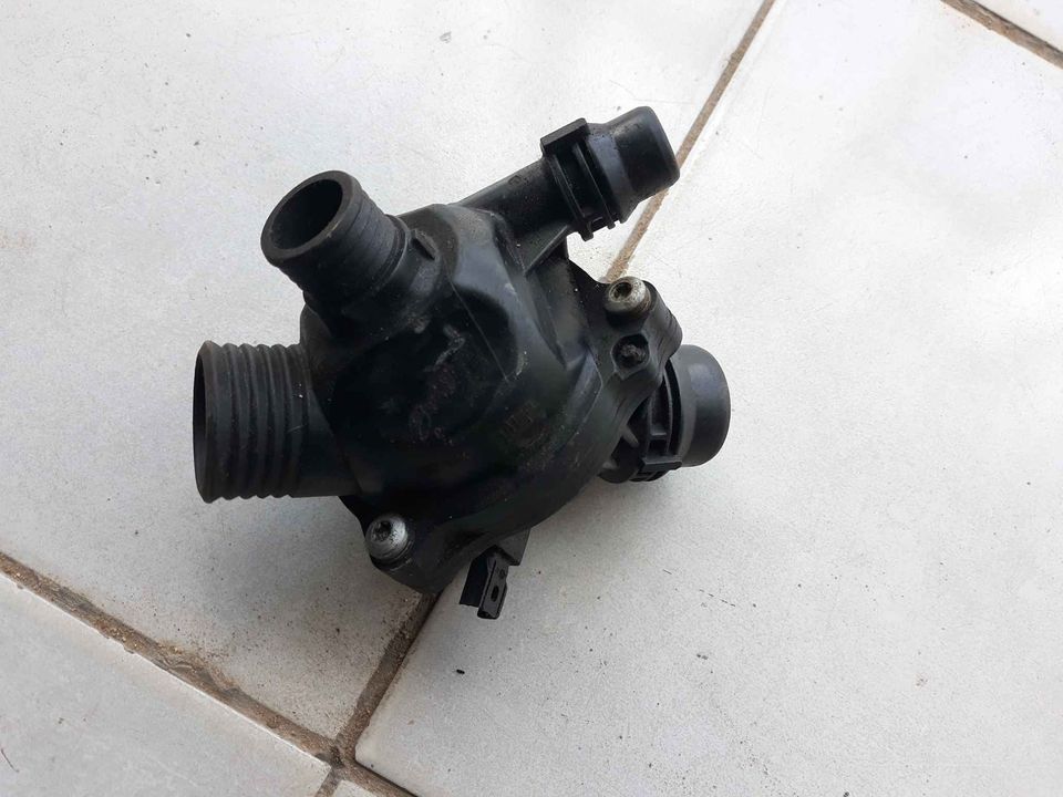BMW E90,E91 N52 Thermostat Housing With Thermostat - Private Seller BMW E90,E91 N52 Thermostat Housing With Thermostat - Private Seller