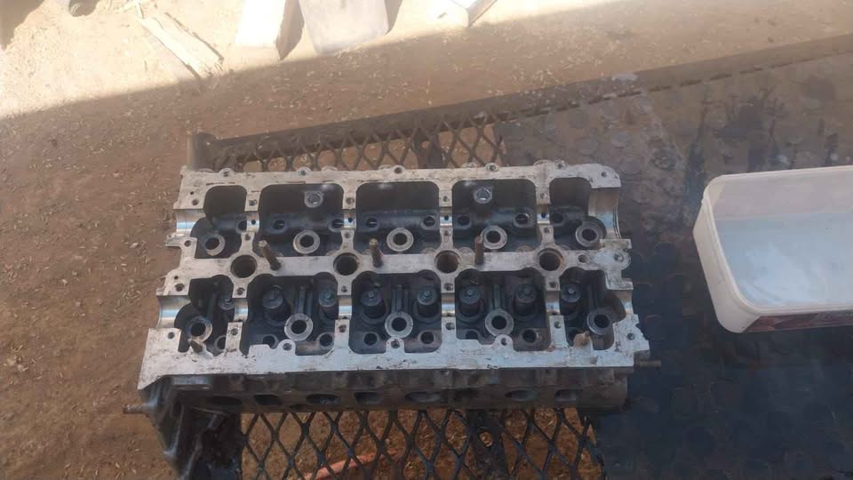 MAHINDRA M HAWK 2.2 CYLINDER HEAD AS NEW NEVER BEEN FITTED - Private Seller MAHINDRA M HAWK 2.2 CYLINDER HEAD AS NEW NEVER BEEN FITTED - Private Seller