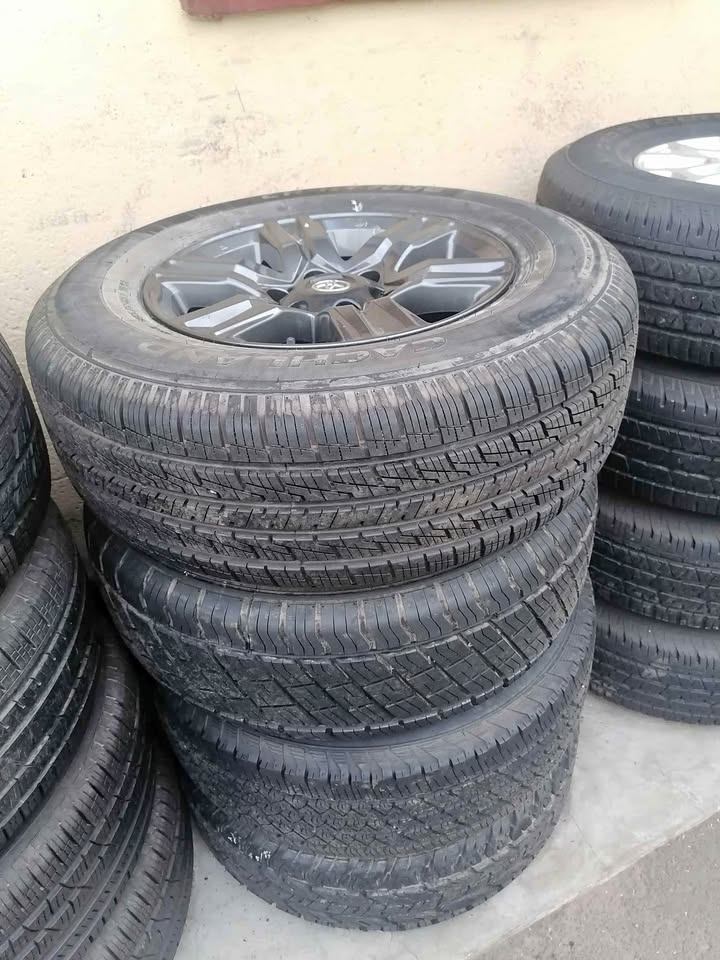 Toyota Hilux 17 (WITH USED TYRES) - Private Seller Toyota Hilux 17 (WITH USED TYRES) - Private Seller