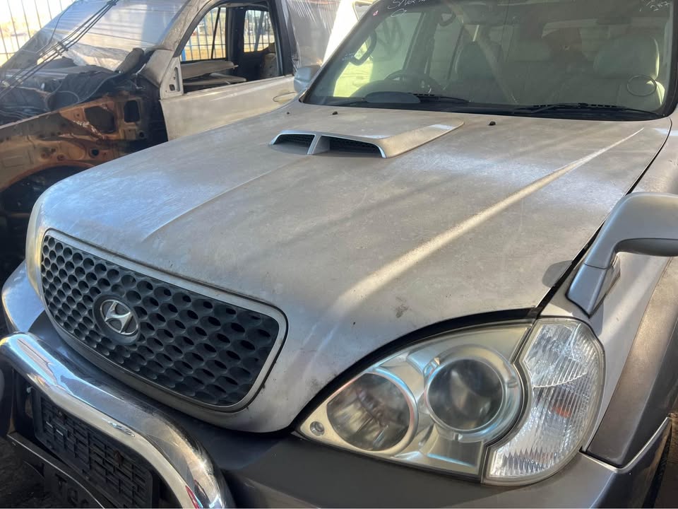 Hyundai Terracan bonnet available - Private Seller Hyundai Terracan bonnet available - Private Seller