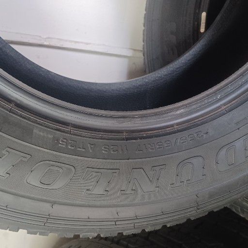 265/65/17 dunlop grandtrek AT - Private Seller