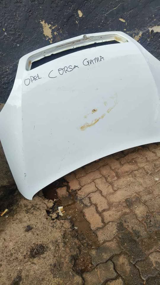 OPEL CORSA GAMMA BONNET - Private Seller