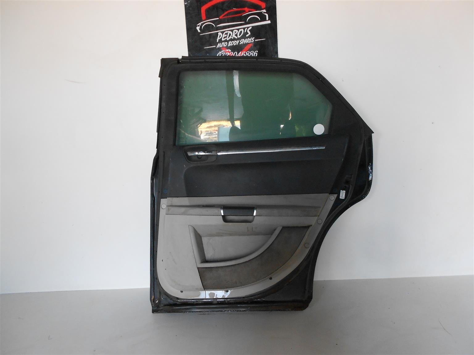 Chrysler 300C right rear door - Private Seller