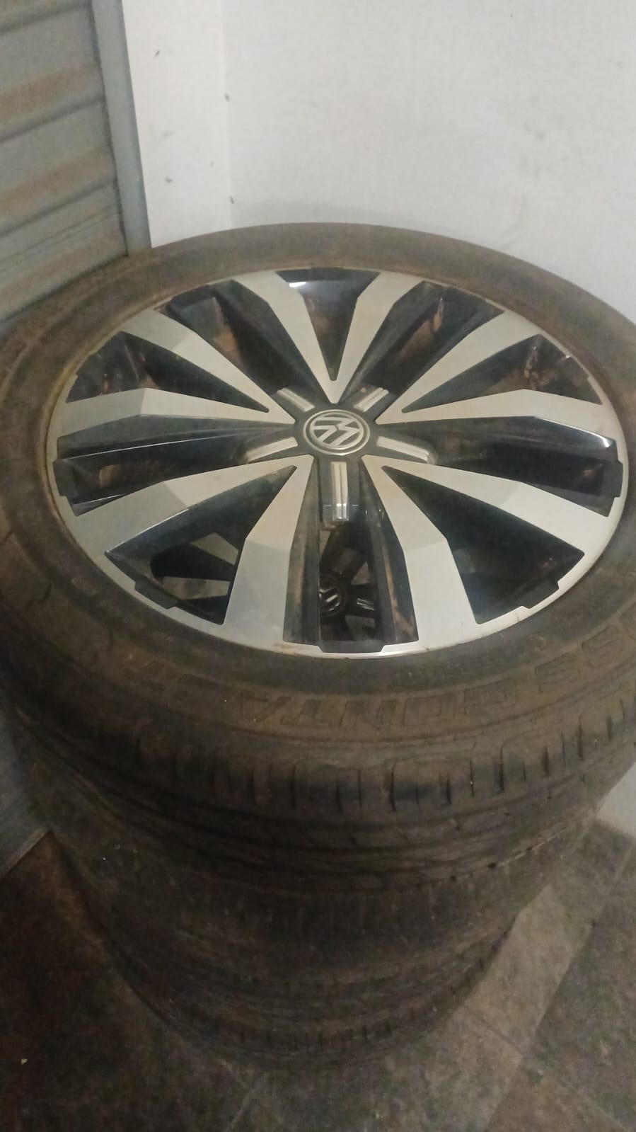 Amarok V6 Extreme 5x rims and tyres - Private Seller