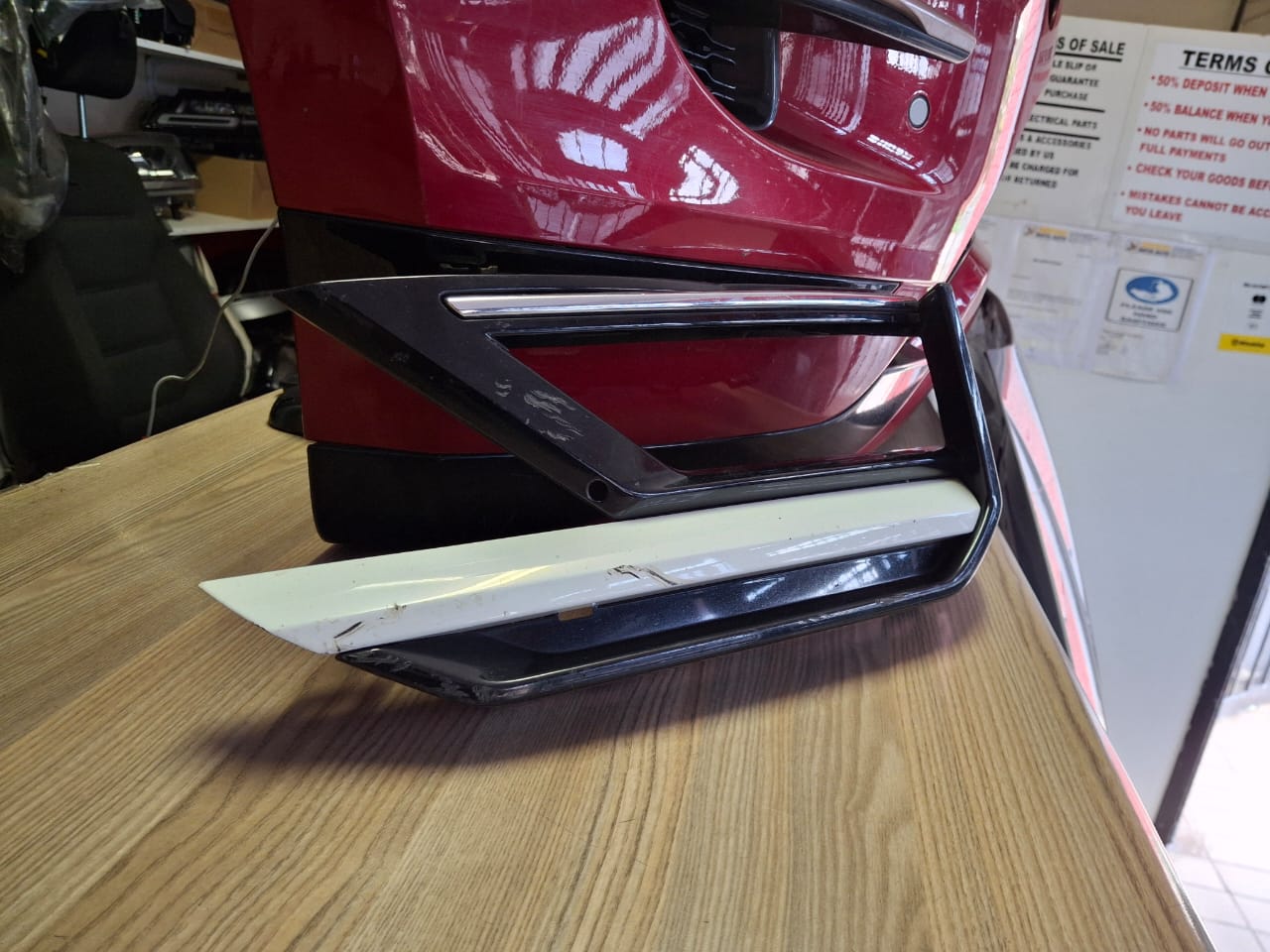 2019 VW TIGUAN FOGLIGHT COVER LEFTSIDE FOR SALE IN EXCELLENT CONDITION - Private Seller