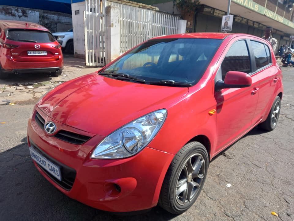 2012 HYUNDAI i20 1.6 PETROL, MANUAL, RED COLOR