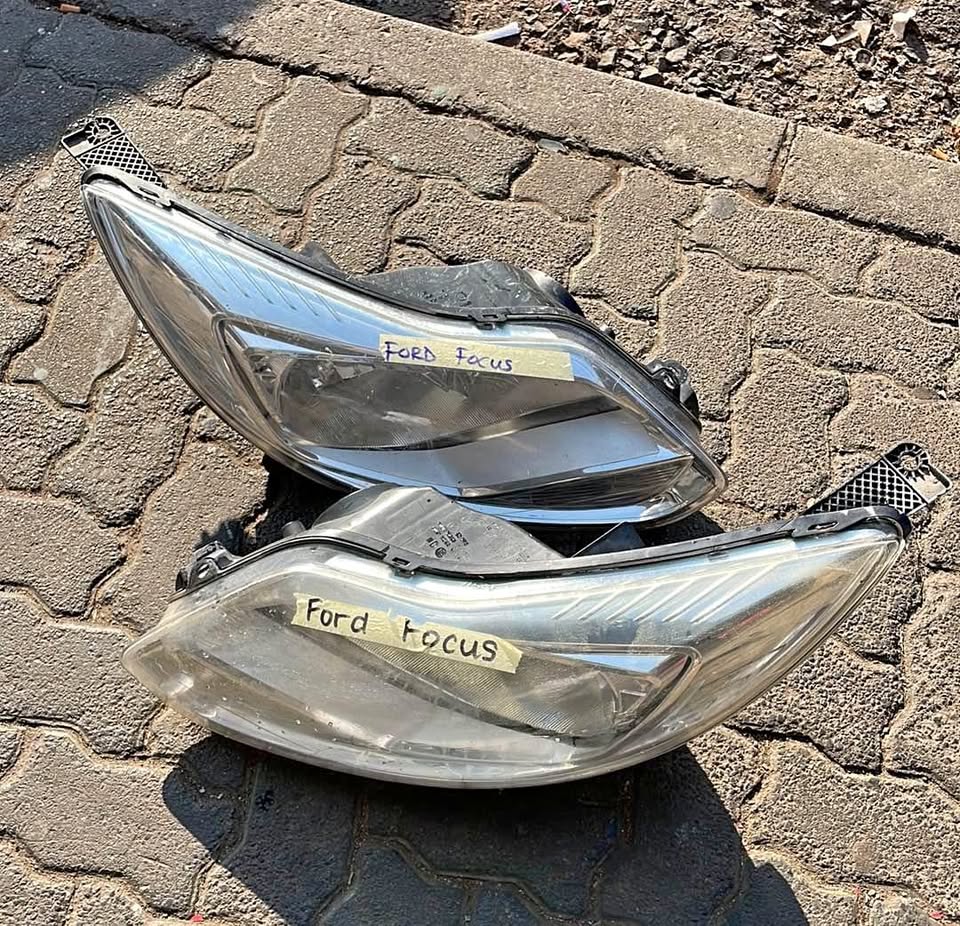 Ford Focus headlights - Private Seller Ford Focus headlights - Private Seller