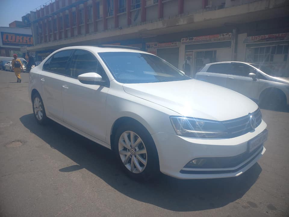 2015 VW JETTA 7 TSI BLUEMOTION SEDAN, 1.4 ENGINE, WHITE COLOUR