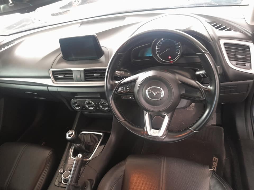 2019 MADZA3 1.6 SKY ACTIVE MANUAL